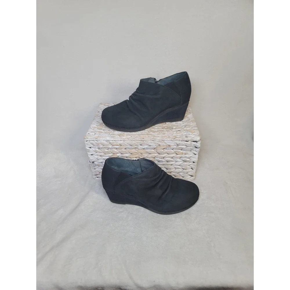 Dansko‎ Sheena Y2K Whimsigoth Wedge Booties Black Suede Comfy Size 7 Going Out